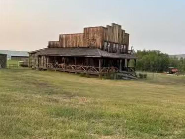 394 Ave West, Rural Foothills County, AB, T0L 2A0 farm for s.
