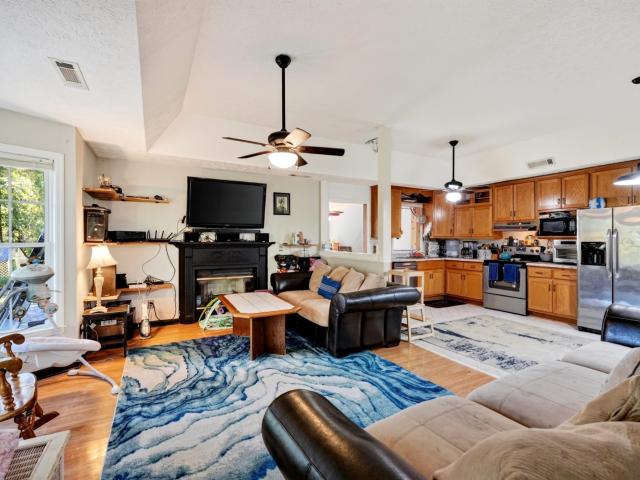 394 Lou Dr
