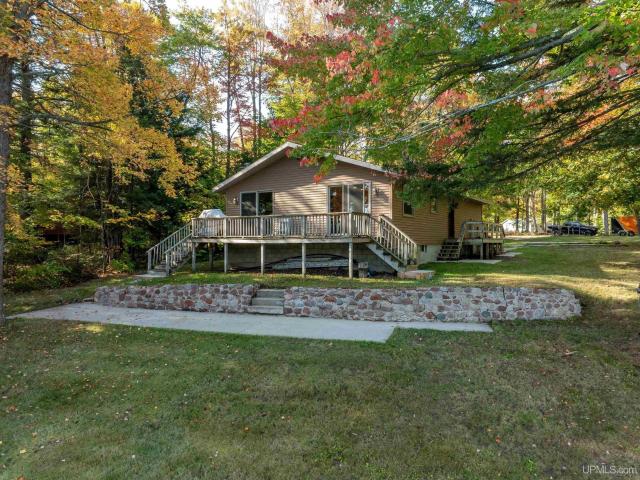 Hayward Rd, Munising, MI