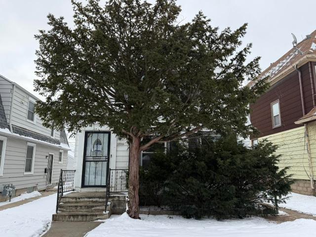 3956 N 41st St, Milwaukee, WI 53216 | MLS #1948