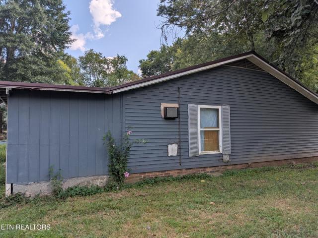 395 Cemetery Rd