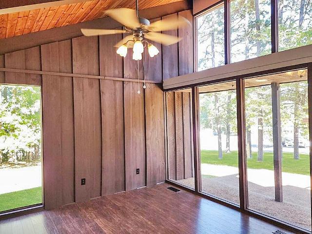 395 River Rd