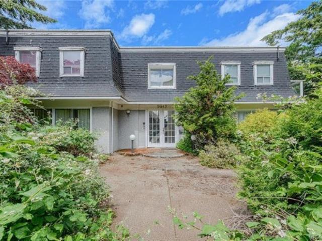 3967 Juan De Fuca Terr, Saanich, BC, V8N 5W9 house for sale | Listing ID 1047 | Royal LePage
