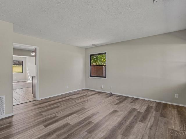 3969 Larchview Drive