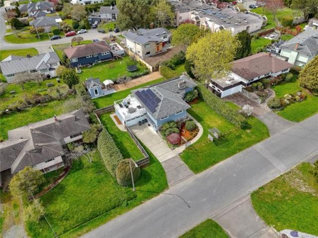 3960 Cherrilee Cres, Saanich, BC, V8N 1R9 house for sale | Listing ID 1041 | Royal LePage