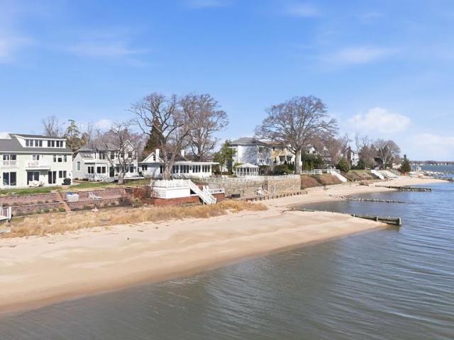 3963 Bayside Drive