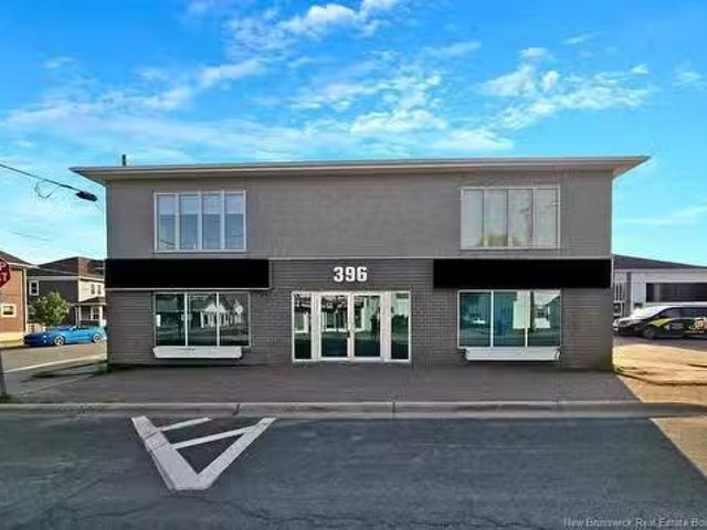 396 King, Bathurst, NB, E2A 1P3 commercial for lease Listin.