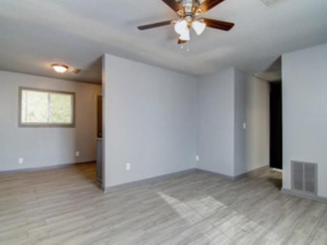 396 w holmes rd
