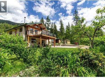 3975 Highway 3A Highway, Nelson, BC, V1L 6M8 house for sale | Listing ID 10390 | Royal LePage