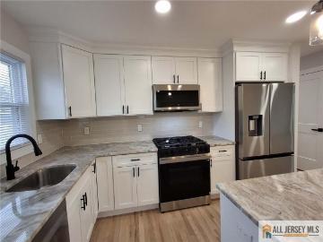 397 Lake Ave, Woodbridge, NJ 07067 | MLS #4018