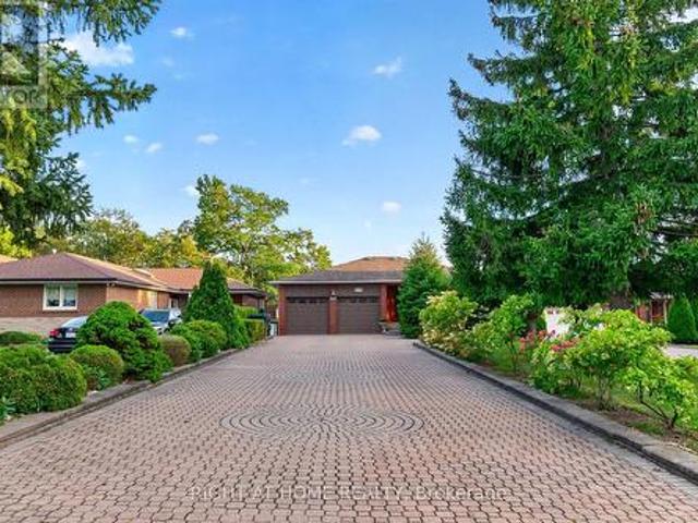 397 Maple Leaf Drive, Toronto, ON, M6L 1P4 house for sale | Listing ID W13846 | Royal LePage