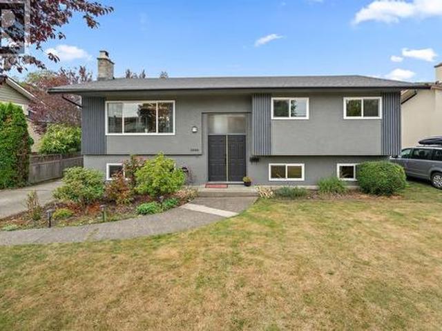 3988 Larchwood Dr, Saanich, BC, V8N 3P5 house for sale | Listing ID 1051 | Royal LePage