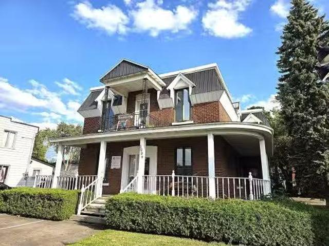 3994Az 3994Bz Boul. St Martin O. Laval Chomedey, QC, H7T 1.