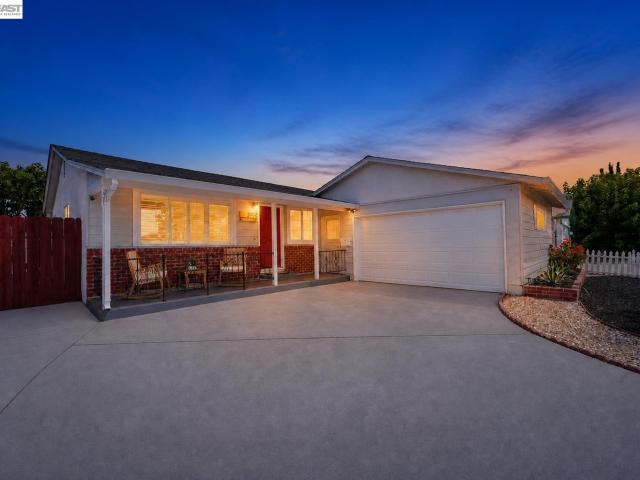 39912 Wyatt Ln