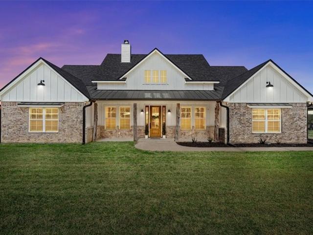 399 Satin Rd, Chilton, TX 76632
