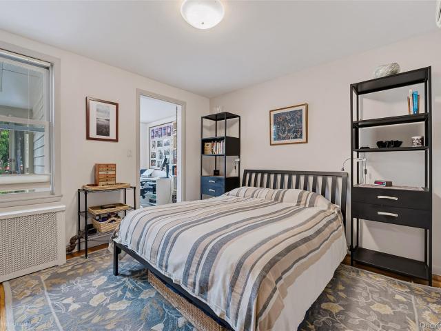 39 33 49th Street