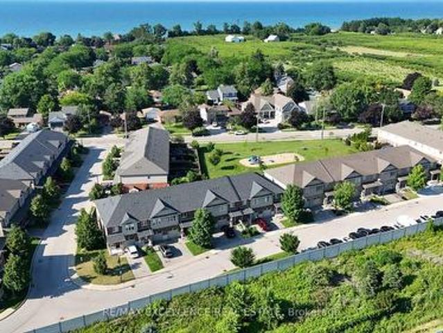 39 380 Lake Street, Grimsby, ON, L3M 0E8 house for sale | Listing ID X13657 | Royal LePage