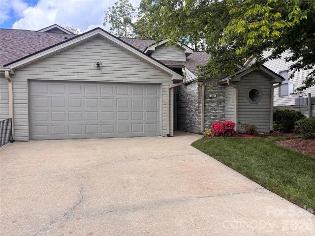 39 Tisha Ln, Hendersonville, NC 28739 | MLS #4376