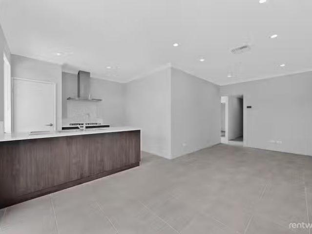 39 Vaughan Crescent, Forrestdale, WA 6112