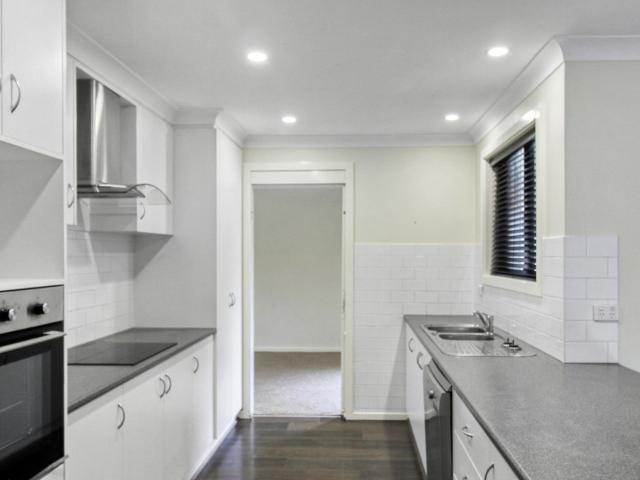 39 Walana CrescentKooringal NSW 2650, Australia