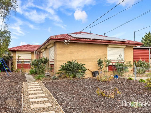 39 Warmington Road, Sunshine West