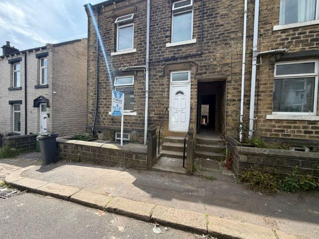 39, Wellington Street HD3, 3 bed terraced house to rent, £795 pcm | PrimeLocation