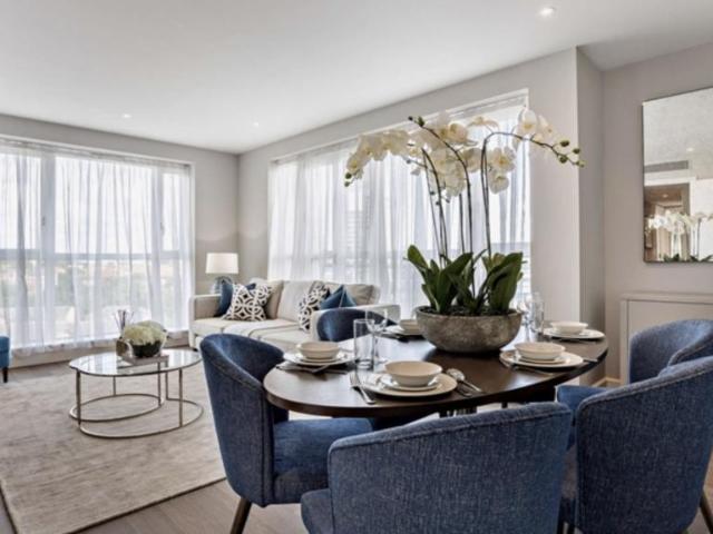 39 Westferry Circus, 39 Westferry. 2 bed apartment to rent £4,247 pcm £980 pw