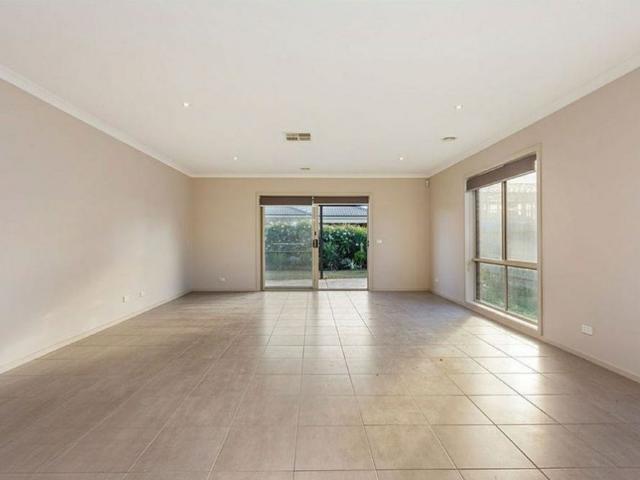 39 Windrest Way, Point Cook VIC, Belconnen