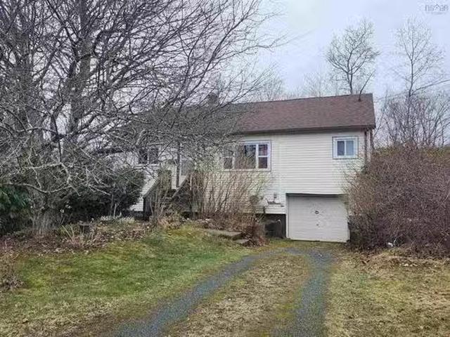 39 Zinck Avenue, Lower Sackville, NS, B4C 1V8 house for sale.