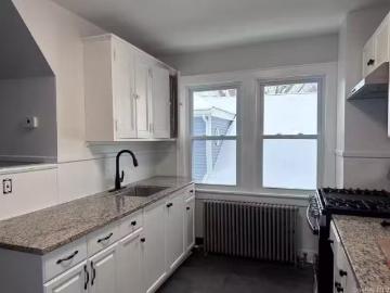 39 Adams St #2, Poughkeepsie, NY 12601 MLS 854133