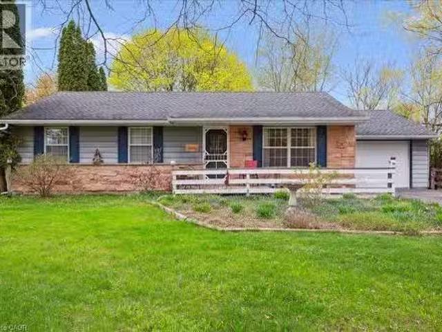 39 Bannockburn Road, Kitchener, ON, N2R 1M1 house for sale.
