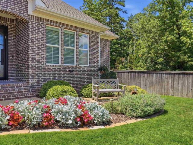 39 Belles Fleurs Circle