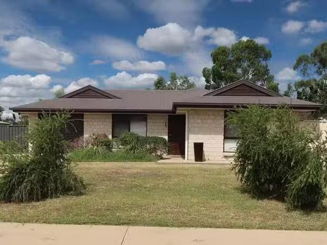 39 Blue Gums Drive, Emerald, QLD 4720
