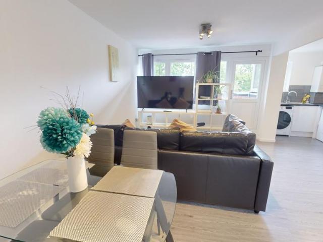 39 Carter Gate, Nottingham, NG1 1GL 2 bed flat to rent £1,404 pcm £324 pw