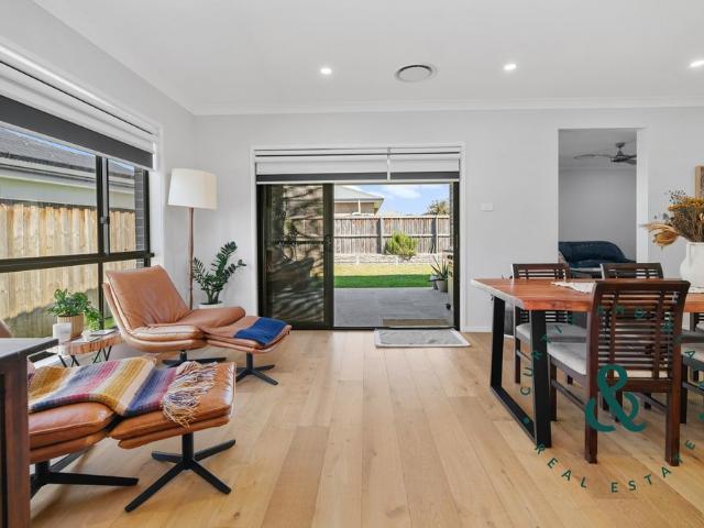 39 Carolina Rd, Medowie NSW 2318 House For Rent | Domain