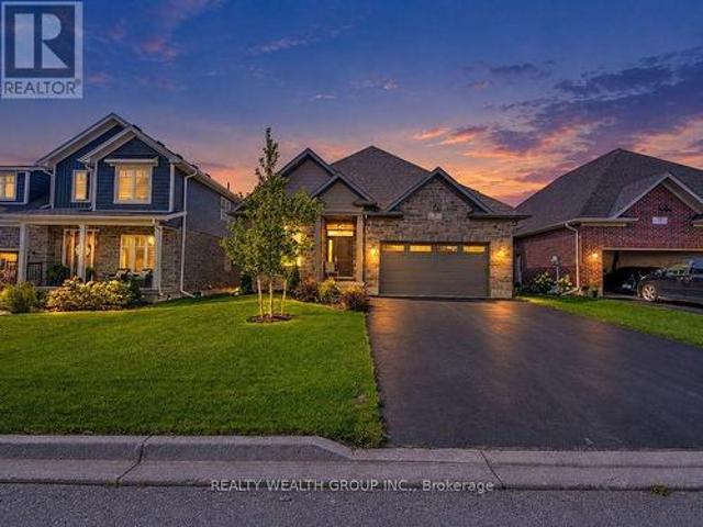 39 Carriage Crossing, Mapleton, ON, N0G 1P0 house for sale | Listing ID X13780 | Royal LePage