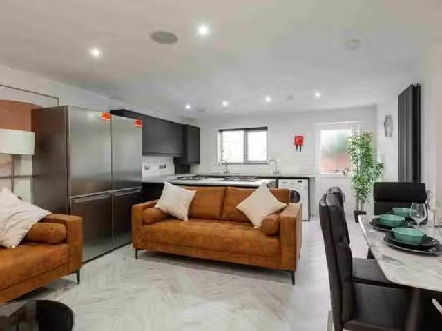 39 Connaught Road, L7 6 Beds 2 Baths