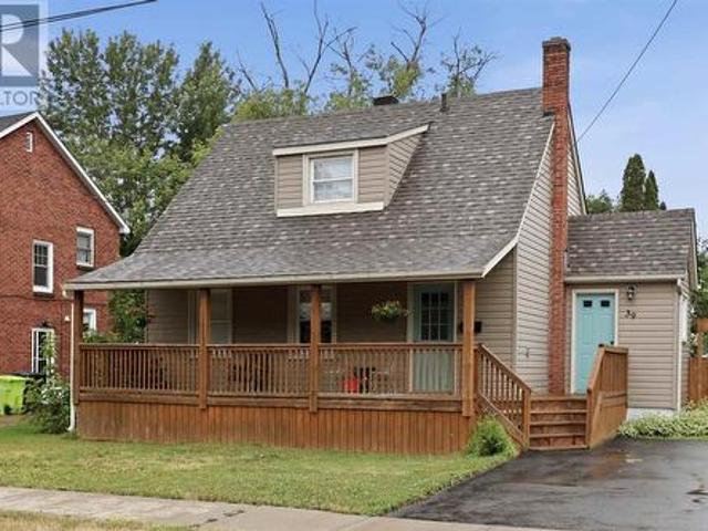 39 Coulson Dr, Sault Ste. Marie, ON, P6A 3X4 house for sale | Listing ID SM261900 | Royal LePage