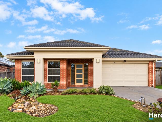39 Dan Morgan Drive, CRANBOURNE EAST, VIC 3977