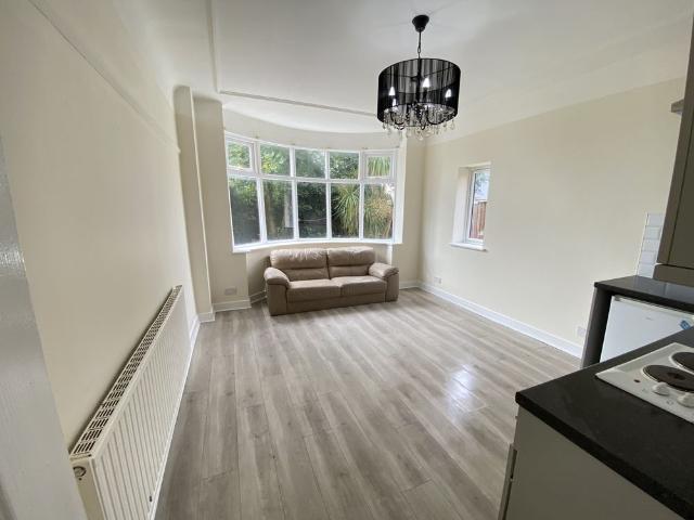 39 Digg Lane Moreton CH46 6AG