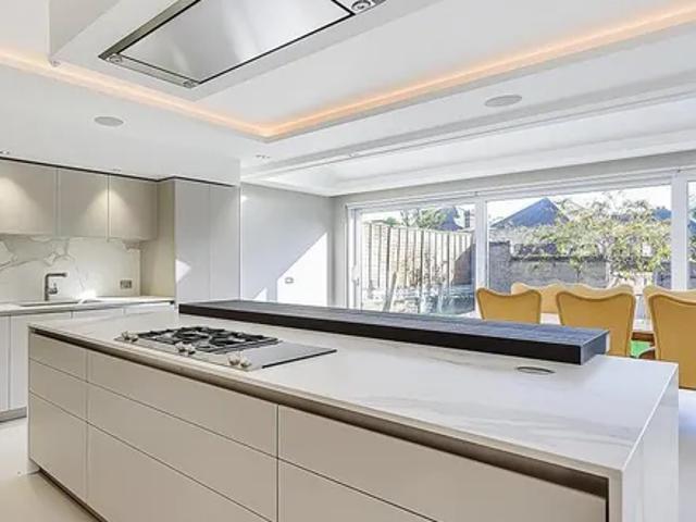 39 Dobree Avenue, Willesden Green, London, NW10 2AD, United Kingdom | 4 bed house for rent #91378119 | Rentberry
