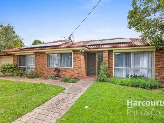 39 Farnborough Avenue, Craigieburn, VIC 3064 House for Rent