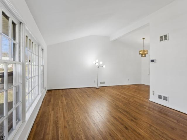 39 Gage Rd