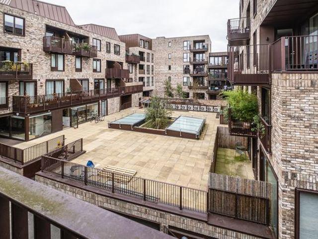 39, Gransden Avenue E8 2 bed flat to rent £3,400 pcm £785 pw