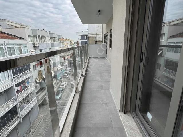 39 Hakan Büyükten Nergiz Çarşı Üstü 3+1 Dublex Teraslı Daire