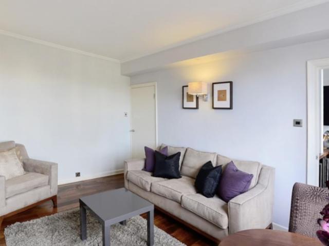 39 Hill Street, 39 Hill Street, London 2 bed apartment to rent £4,767 pcm £1,100 pw