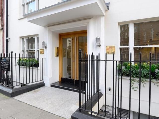 39 Hill Street, London W1J 1 bed terraced house to rent £3,206 pcm £740 pw