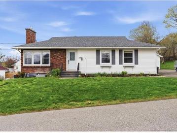 39 Hillside Cres, Sussex, NB, E4E 1C4 house for sale | Listing ID NB139344 | Royal LePage