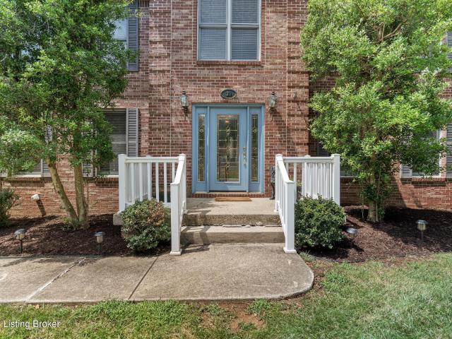 39 Honeysuckle Way