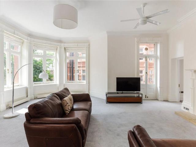 39 Hyde Park Gate, London, SW7 5DP, United Kingdom | 3 bed apartment for rent #119949305 | Rentberry